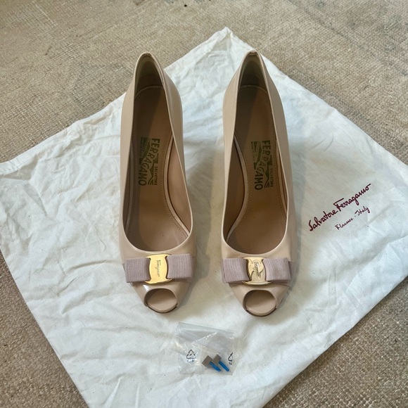 Salvatore Ferragamo Peep Toe Nude Heels - Picture 4 of 9